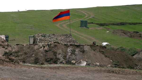 ՀՀ դրոշը հայ–ադրբեջանական սահմանին - Sputnik Արմենիա