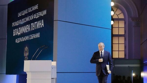 Президент РФ Владимир Путин перед выступлением с ежегодным посланием Федеральному Собранию - Sputnik Армения