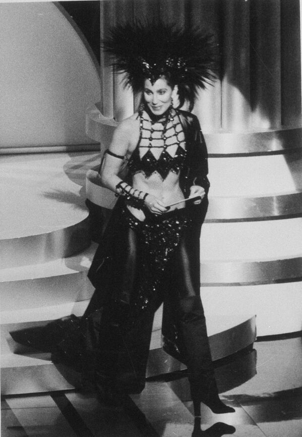 Актриса и певица Шер на церемонии вручения премии Оскар в Лос-Анджелесе, 1986 год - Sputnik Армения