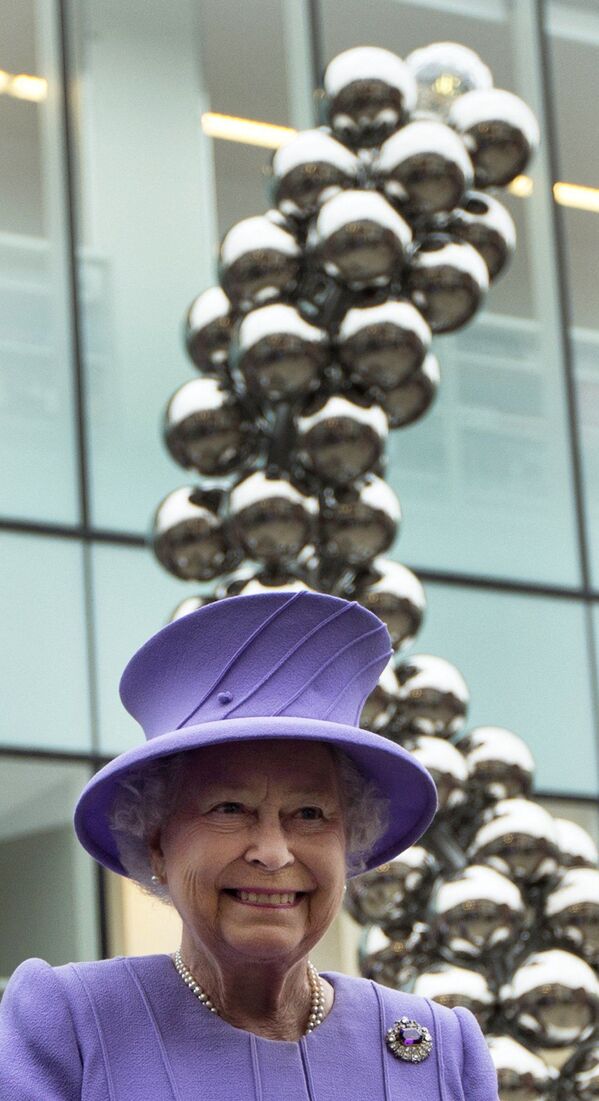 Բրիտանիայի թագուհին լուսանկարվում է, Վինձոր, 2012թ․ - Sputnik Արմենիա
