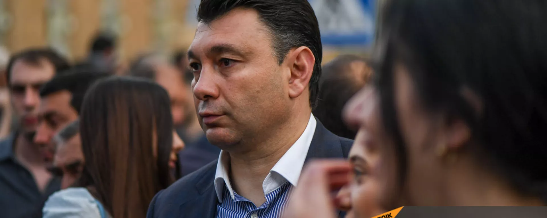 Эдуард Шармазанов во время митинга в поддержку сюникцев (22 апреля 2021). Еревaн - Sputnik Армения, 1920, 22.11.2021