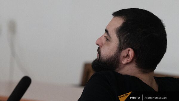 Нарек Саргсян на месте подсудимого в зале суда (22 апреля 2021). Еревaн - Sputnik Արմենիա