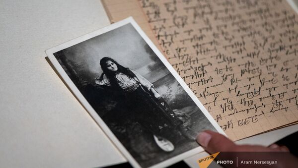 Фотография Ракель (Азатуи) Микаелян, выжившей во время Геноцида армян в Османской Империи - Sputnik Արմենիա