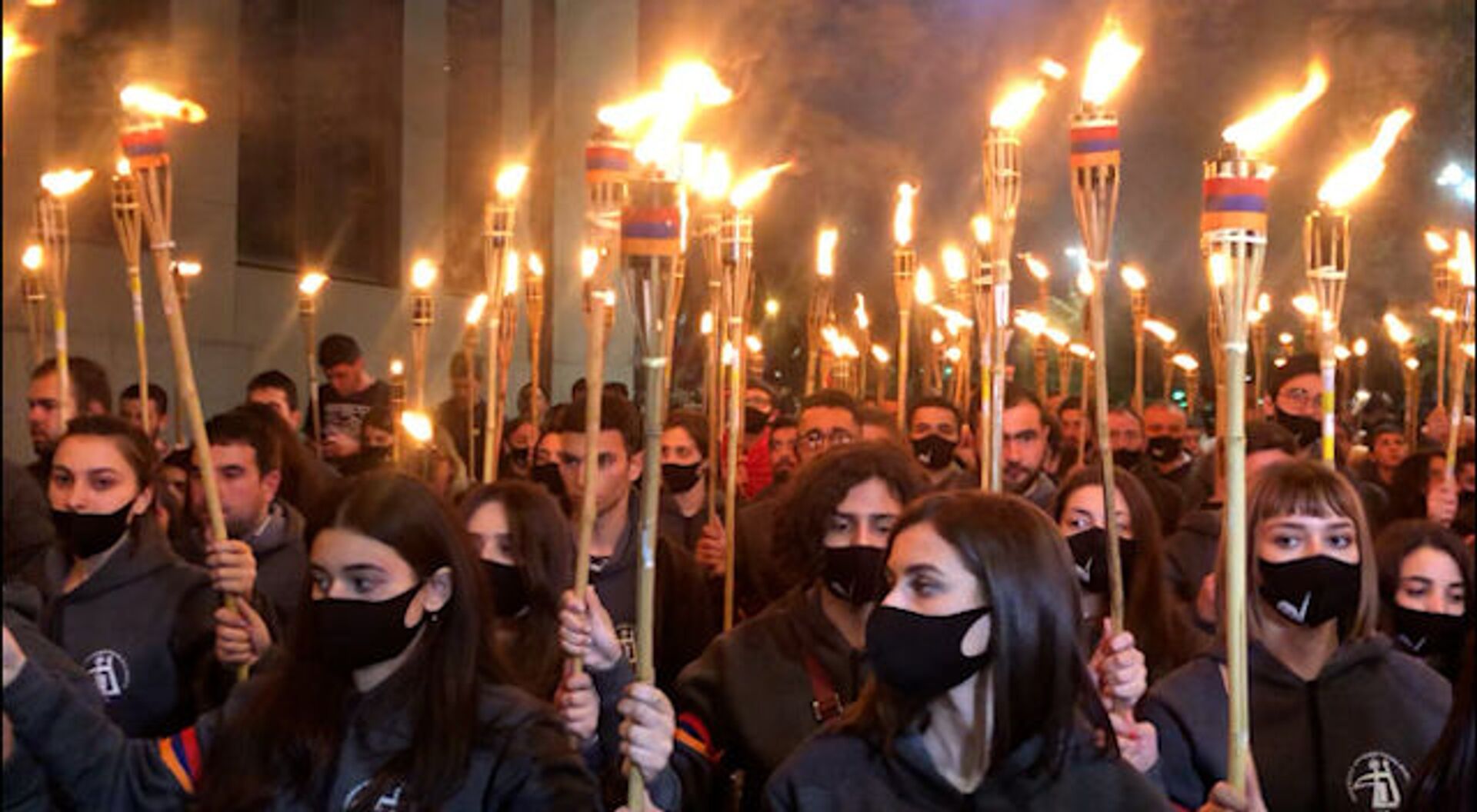 Традиционное факельное шествие в Ереване в память о жертвах Геноцида армян - Sputnik Армения, 1920, 23.04.2021