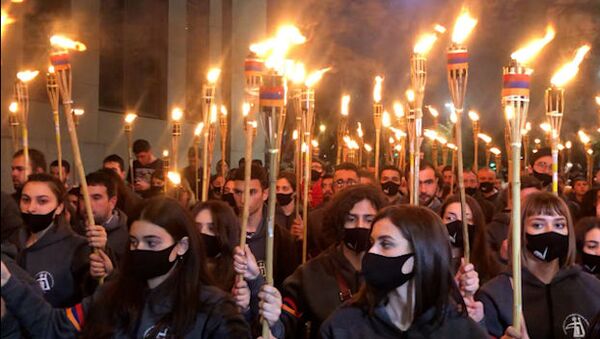 Традиционное факельное шествие в Ереване в память о жертвах Геноцида армян - Sputnik Армения