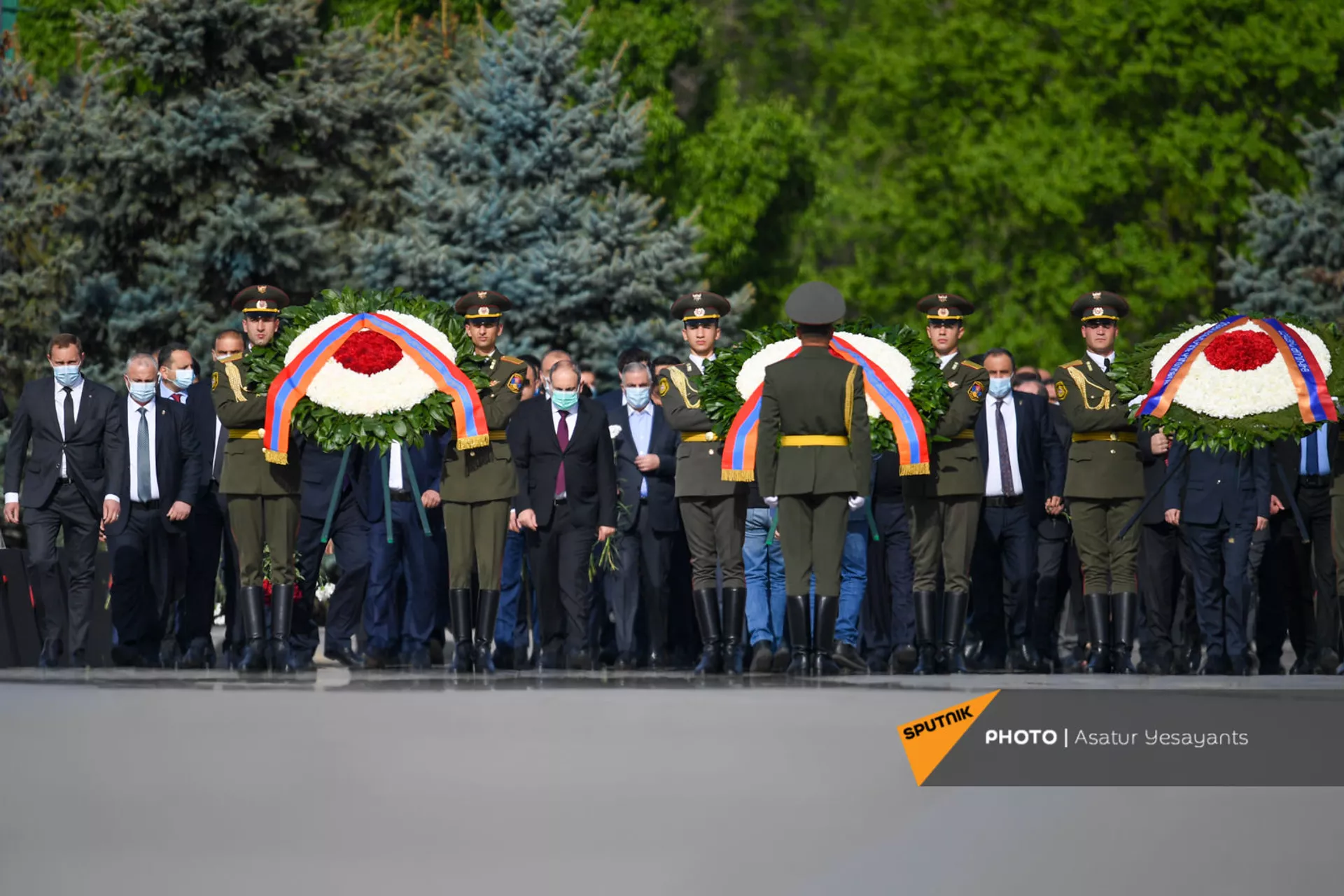 Премьер-министр и президент Армении посетили Цицернакаберд. Фото Премьер-министр и президент Армении посетили Цицернакаберд. Фото - Sputnik Армения, 1920, 24.04.2021