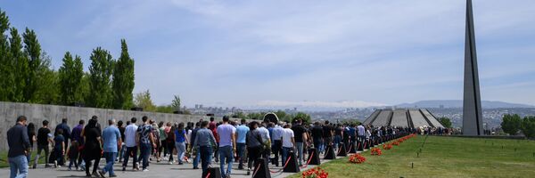 Мемориальный комплекс Цицернакаберд (24 апреля 2021). Еревaн - Sputnik Армения