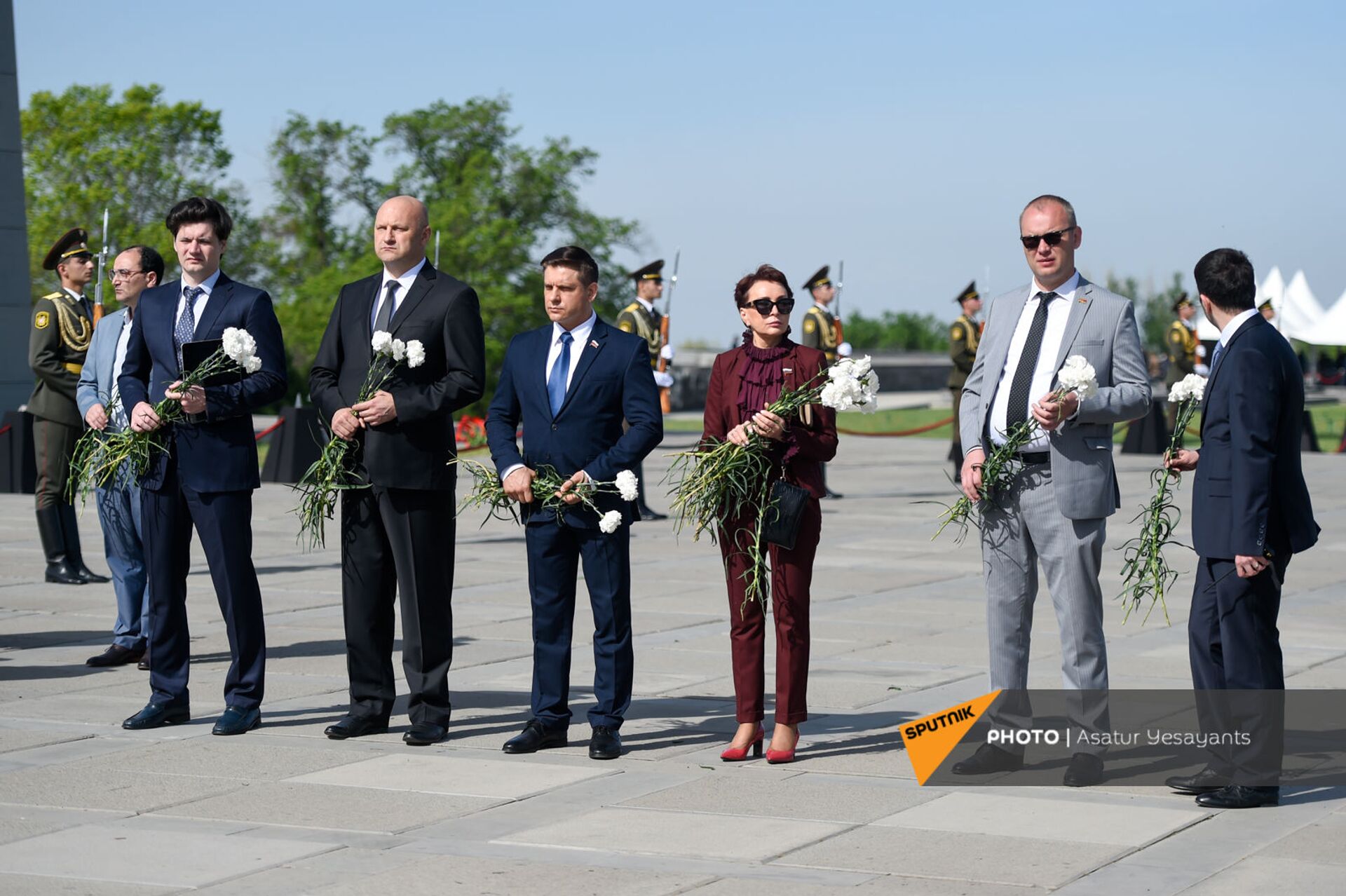 Российские парламентарии в Ереване почтили память жертв Геноцида армян - Sputnik Армения, 1920, 24.04.2021