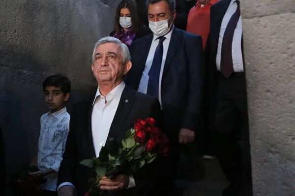 Սերժ Սարգսյանն այցելել է Ծիծեռնակաբերդ Սերժ Սարգսյանն այցելել է Ծիծեռնակաբերդ - Sputnik Արմենիա