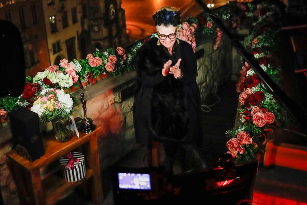 Стилист Клаудия Штольце во время видеотрансляции 93-й церемонии вручения Оскар в Праге  - Sputnik Армения