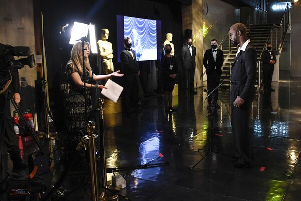 Актер Лакит Стэнфилд во время видеострансляции 93-й церемонии вручения Оскар в Лондоне  - Sputnik Армения
