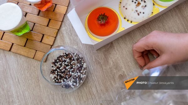 Вкусная и красивая продукция Mr Jelly на кухне у создательницы бренда Вард Хачатрян  - Sputnik Армения