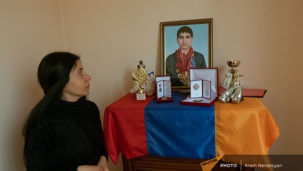 Мариам, тетя погибшего в карабахской войне экс-чемпиона Армении по боксу Авага Назаряна - Sputnik Արմենիա