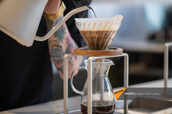 Սուրճի պատրաստման վարպետության դաս AfroLab սրճարանում: - Sputnik Արմենիա