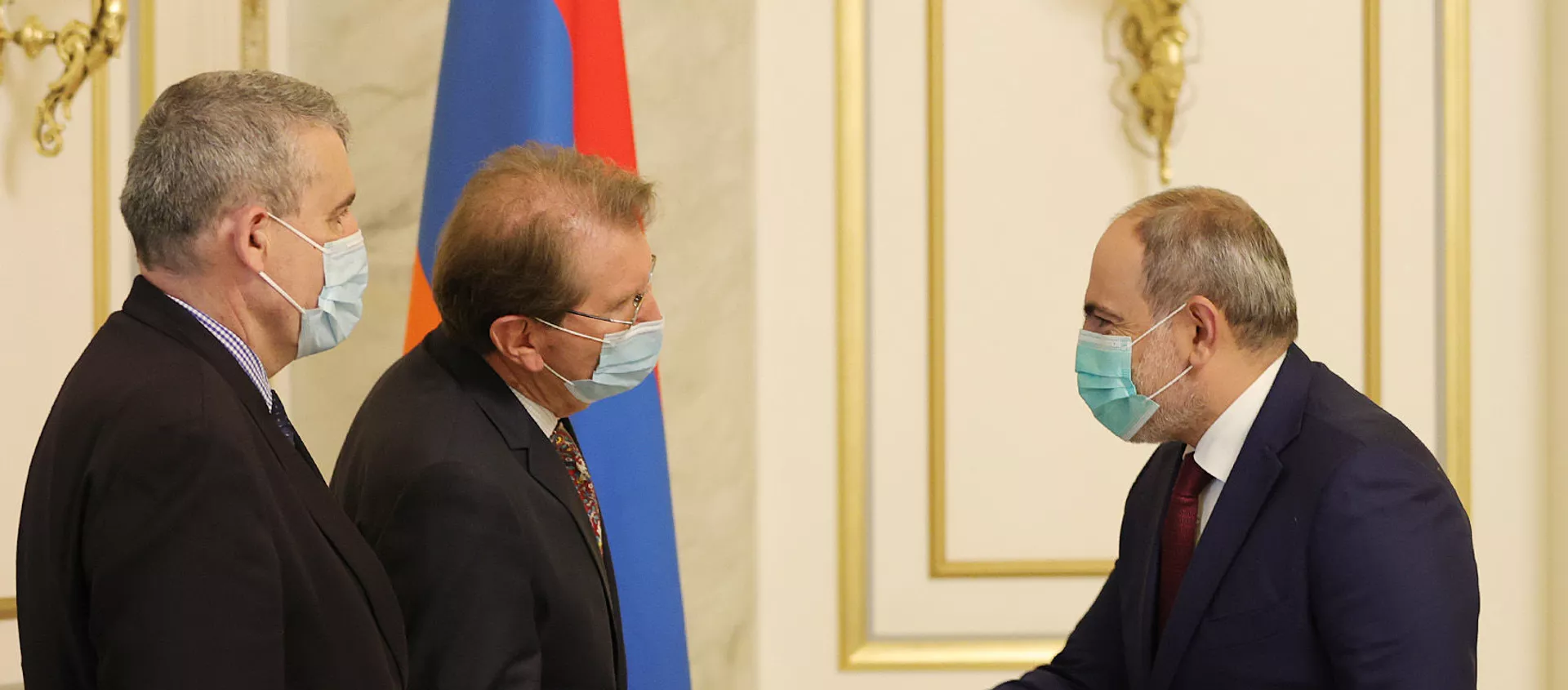 И.о премьер-министра Никол Пашинян принял парламентскую делегацию Французской Республики во главе с Ги Тесье (28 апреля 2021). Еревaн - Sputnik Армения, 1920, 28.04.2021