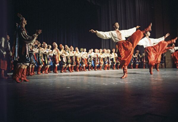 «Գոպակ» պարը՝ Ուկրաինայի ԽՍՀ Պավել Վիրսկու անվան պարի պետական ակադեմիական անսամբլի արտիստների կատարմամբ - Sputnik Արմենիա