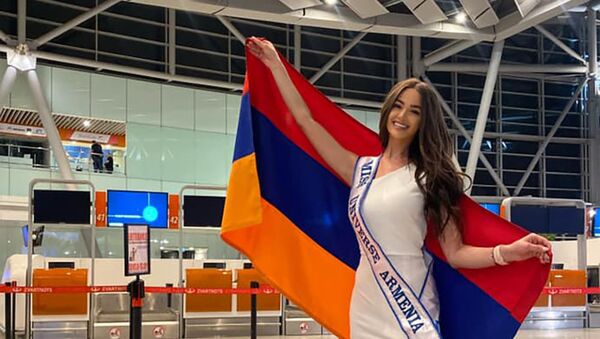 Представительница Армении Моника Григорян до вылета на конкурс красоты Мисс Вселенная  - Sputnik Արմենիա