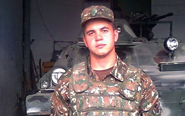 Погибший в карабахской войне 20-летний Гор Аветикян в дни войны - Sputnik Армения