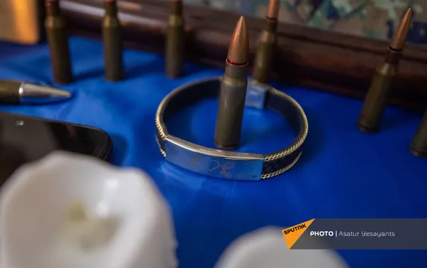Личные вещи погибшего в карабахской войне Грайра Еганяна Личные вещи погибшего в карабахской войне Грайра Еганяна - Sputnik Армения