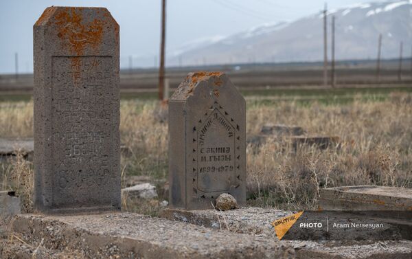 Ադրբեջանցիների գերեզմանները Սոթքում - Sputnik Արմենիա