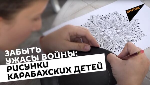 В Русском доме в Ереване прошел урок росписи кухонной утвари для детей из Карабаха - Sputnik Армения