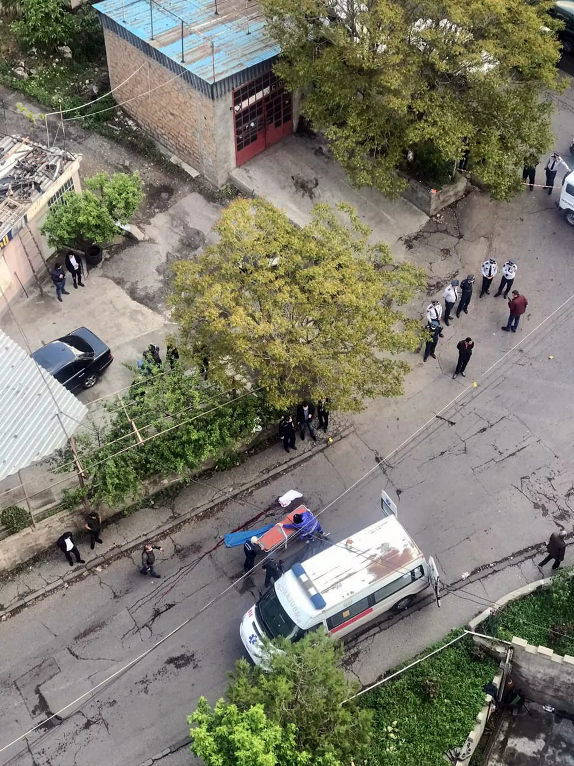 Один упал, второй был ранен: очевидцы представили подробности убийства в Ереване. Фото Один упал, второй был ранен: очевидцы представили подробности убийства в Ереване. Фото - Sputnik Армения, 1920, 08.05.2021
