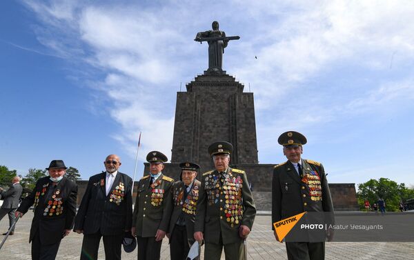 Հայրենական պատերազմի վետերանները «Հաղթանակ» զբոսայգում - Sputnik Արմենիա