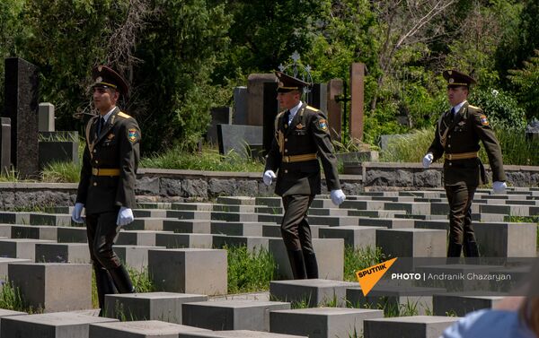 Մեծ Հայրենական պատերազմի զոհերի հուշահամալիրում - Sputnik Արմենիա