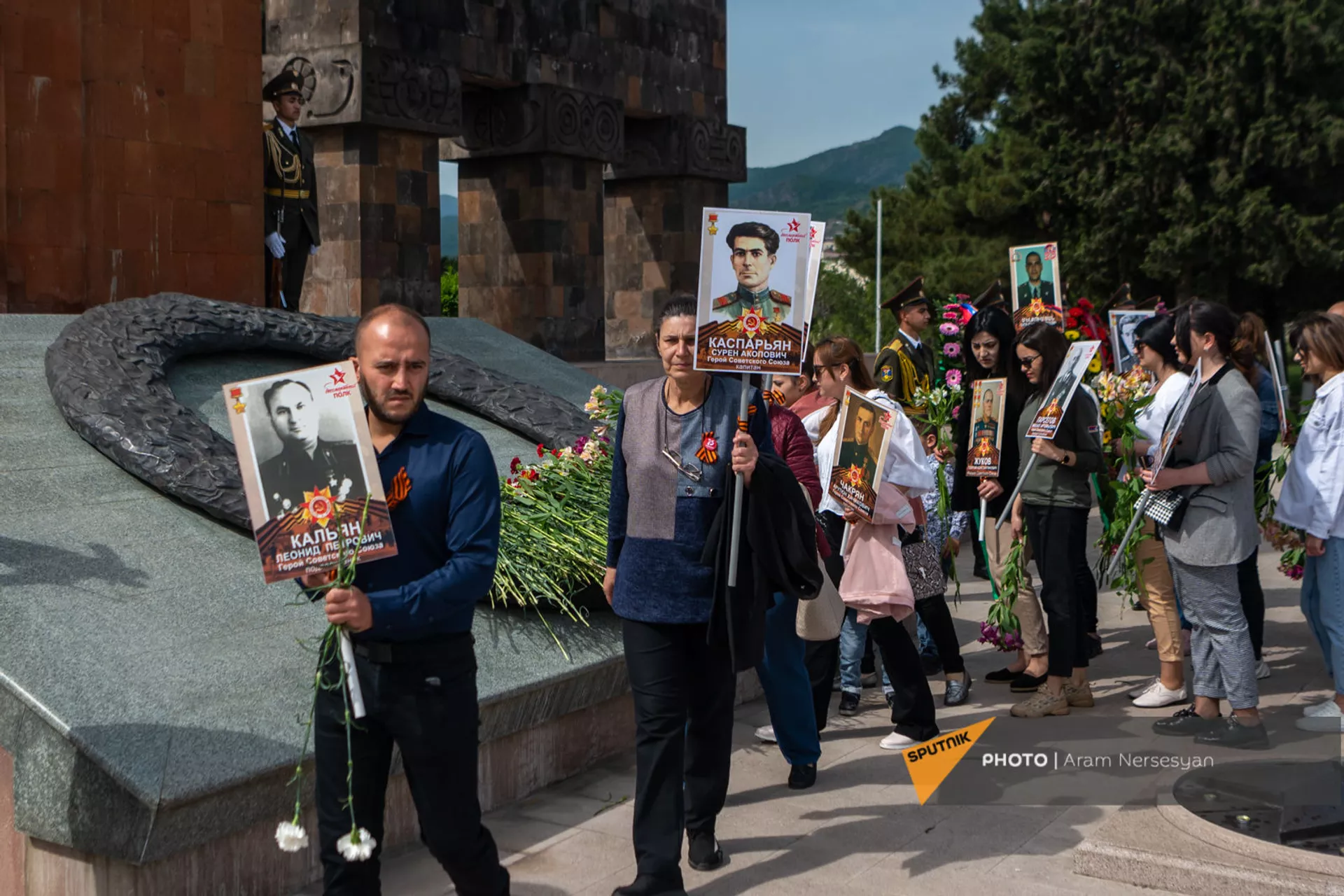 На площади Возрождения в Степанакерте прошел марш Бессмертного полка - Sputnik Армения, 1920, 09.05.2021