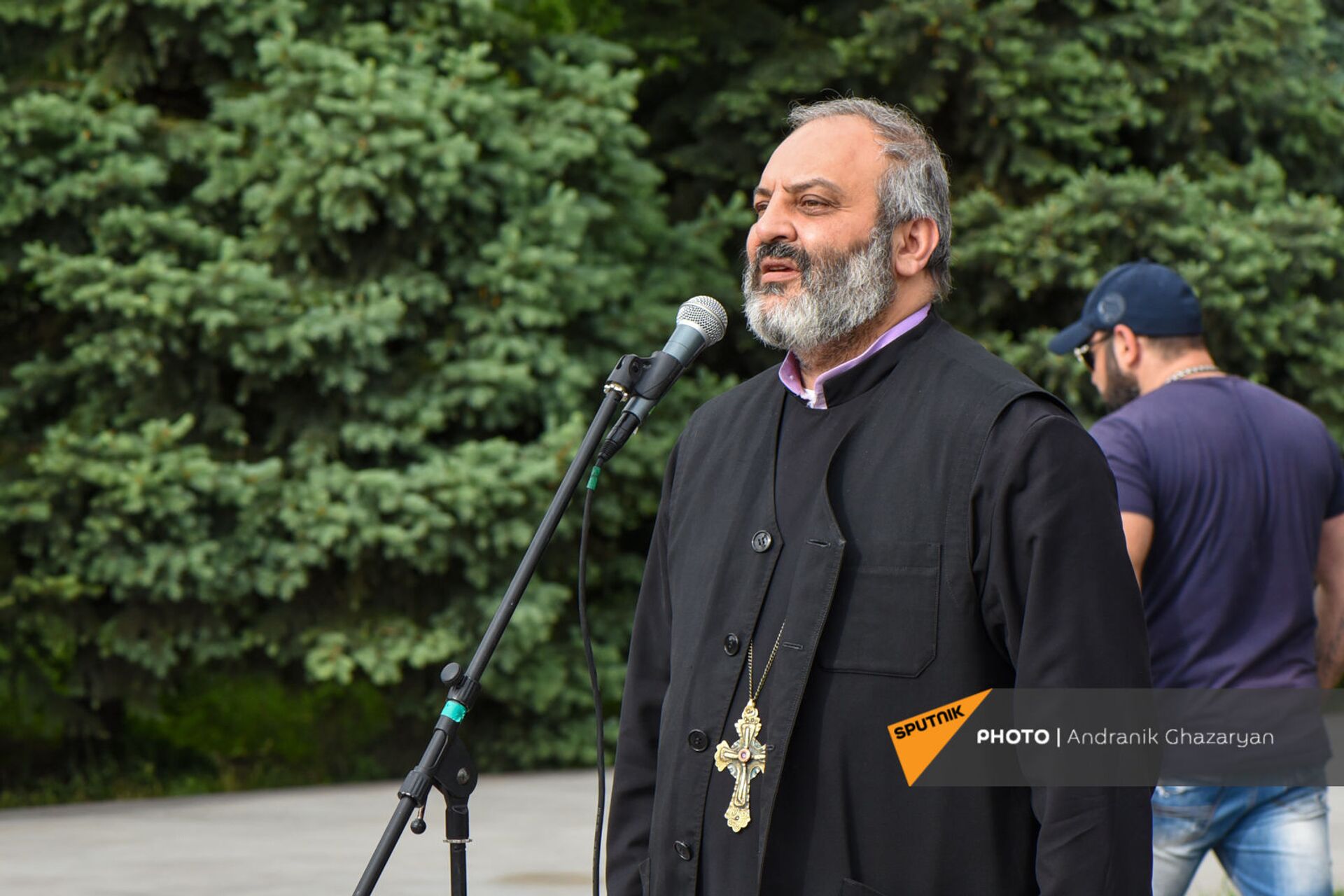 Стать достойными победы: в Ереване прошло шествие единства к пантеону Ераблур - Sputnik Армения, 1920, 09.05.2021
