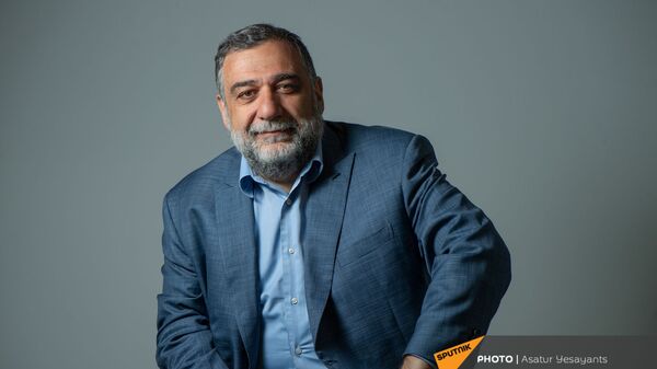 Соучредитель гуманитарной премии Аврора, бизнесмен Рубен Варданян в гостях радио Sputnik Армения - Sputnik Армения
