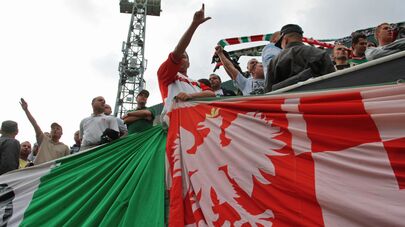 Польские болельщики на трибуне