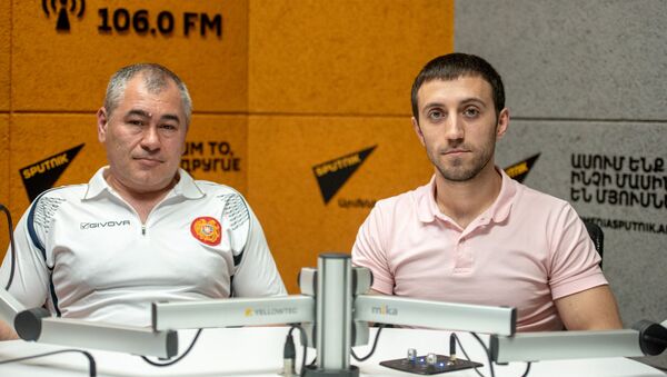Гимнаст Артур Давтян и тренер Акоб Серопян в гостях радио Sputnik - Sputnik Արմենիա