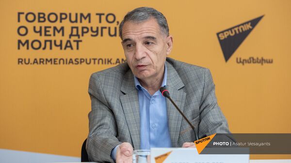 Пресс-конференция Ара Каряна в мультимедийном пресс-центре Sputnik Армения (11 мая 2021). Еревaн - Sputnik Армения