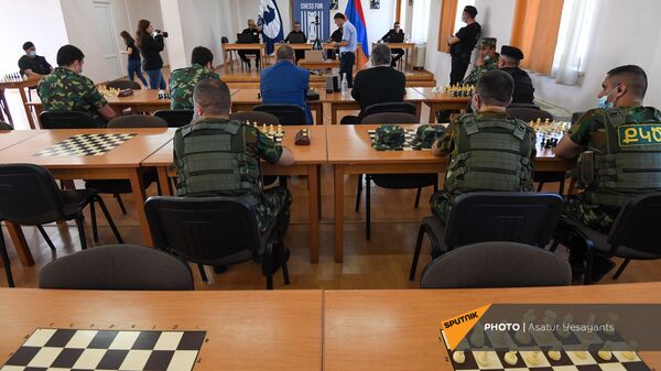 Сотрудники УИС наблюдают за международным шахматным онлайн-турниром для заключенных - Sputnik Армения