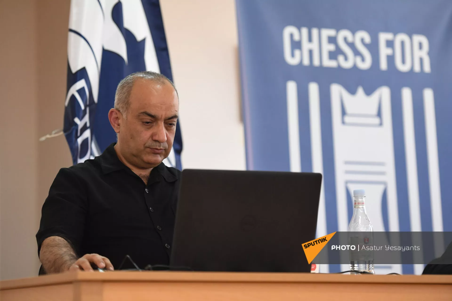 Если мат, то только на доске: в Ереване прошел онлайн-турнир ФИДЕ для заключенных. Фото Если мат, то только на доске: в Ереване прошел онлайн-турнир ФИДЕ для заключенных. Фото - Sputnik Армения, 1920, 11.05.2021
