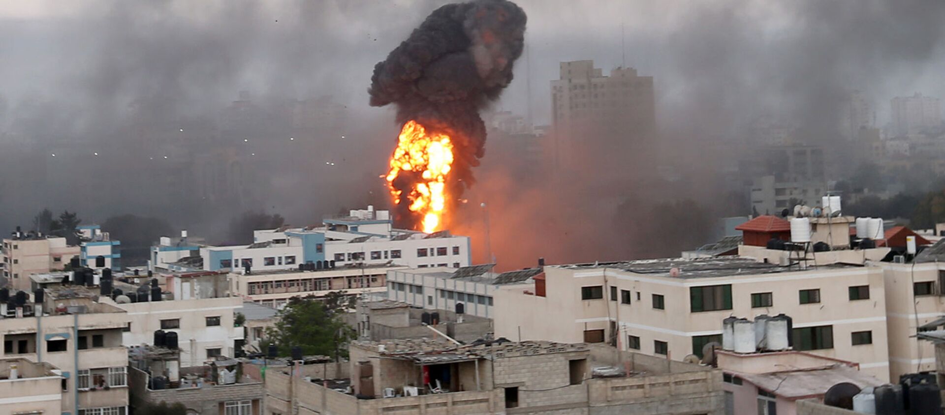 Взрывы от израильских авиаударов в Газе (12 мая 2021). - Sputnik Արմենիա, 1920, 13.05.2021