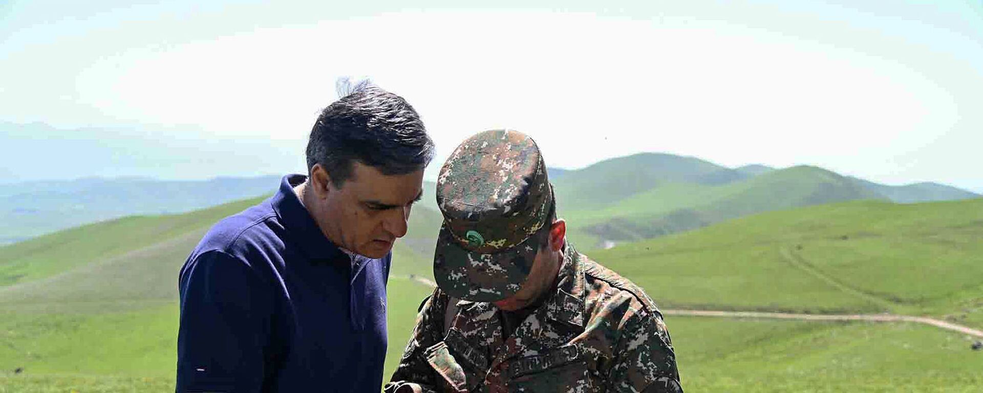 Омбудсмен Армении Арман Татоян посетил Сюникскую область с рабочим визитом (14 мая 2021). Сюник - Sputnik Армения, 1920, 15.05.2021