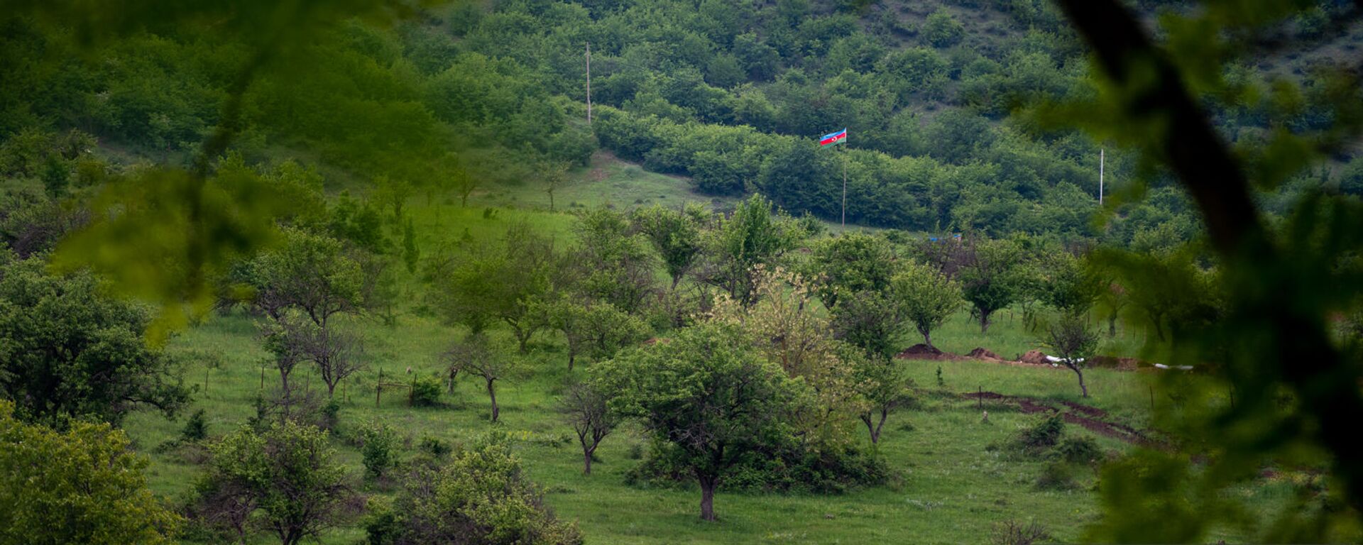 Флаг Азербайджана в селе Тагавард - Sputnik Արմենիա, 1920, 02.07.2021