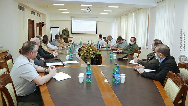 В административном комплексе Министерства обороны состоялась встреча с военными атташе, аккредитованными в РА (17 мая 2021). Ереван - Sputnik Армения