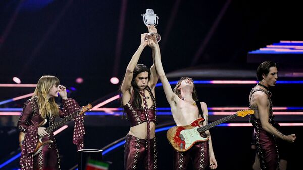 Победитель конкурса Евровидение-2021 Манескин (Италия) на сцене (23 мая 2021). Роттердам - Sputnik Армения