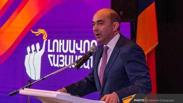 Выступление Эдмона Марукяна во время заседания партии Просвещенная Армения (23 мая 2021). Еревaн - Sputnik Армения