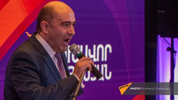 Выступление Эдмона Марукяна во время заседания партии Просвещенная Армения (23 мая 2021). Еревaн - Sputnik Արմենիա