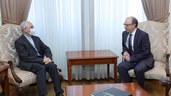 И.о. главы МИД Ара Айвазян встретился с послом Ирана в Армении Аббасом Бадахшаном Захури - Sputnik Армения