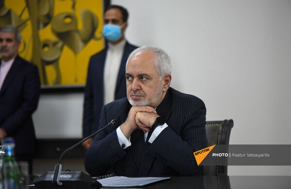 Իրանի արտգործնախարար Մոհամմադ Ջավադ Զարիֆը ՀՀ արտգործնախարար Արա Այվազյանի հետ հանդիպման ժամանակ - Sputnik Արմենիա