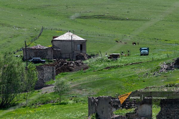 Дом в селе Норабак Гегаркуникской области - Sputnik Армения