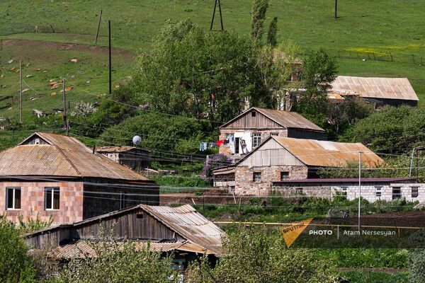Дома села Драхтик Гегаркуникской области - Sputnik Армения