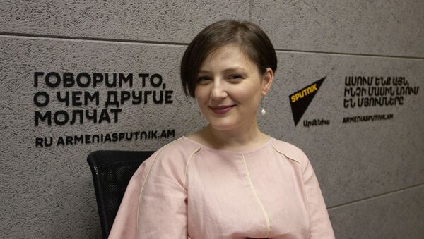 Мери Бадалян в гостях радио Sputnik Армения - Sputnik Армения