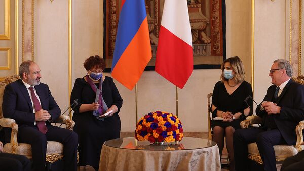 И.о премьер-министра Никол Пашинян встретился с председателем НС Франции Жераром Ферраном (1 июня 2021). Париж - Sputnik Армения