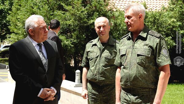 И.о. министра обороны Вагаршак Арутюнян посетил Пограничное управление Федеральной службы безопасности РФ в Армении - Sputnik Արմենիա